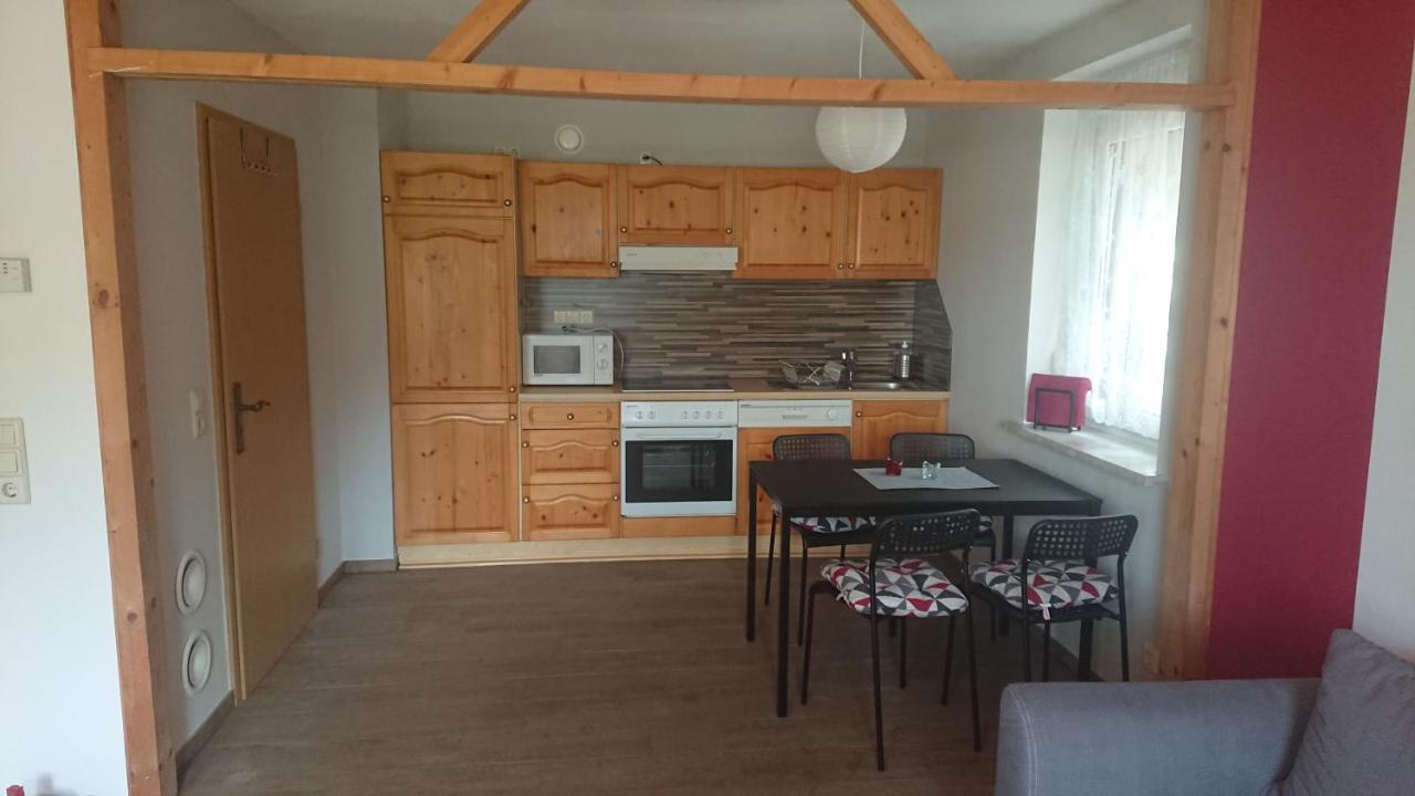 Fewo Erika Apartment Lengenfeld  ภายนอก รูปภาพ